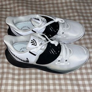 KYRIE LOW 3- BRAND NEW
